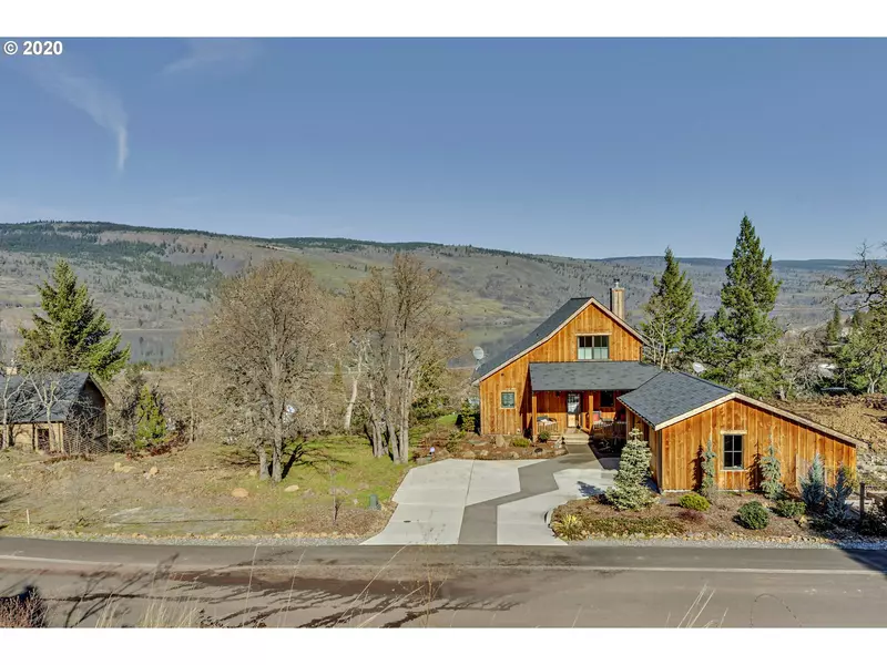 895 FIFTH AVE, Mosier, OR 97040