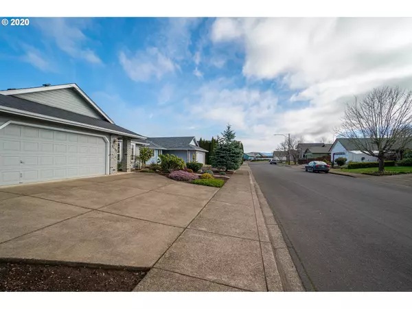 Springfield, OR 97477,2136 BONNIE LN