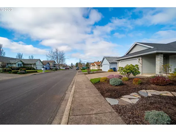 Springfield, OR 97477,2136 BONNIE LN