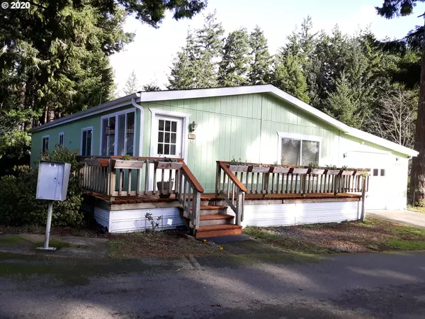 595 SHOREPINES PL, Coos Bay, OR 97420