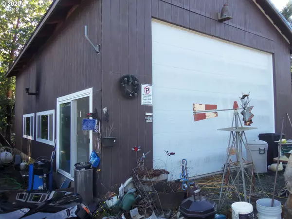 Cottage Grove, OR 97424,31841 CEDAR CREEK RD