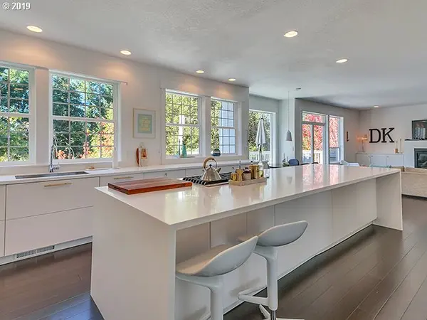 13353 SW ESSEX DR, Tigard, OR 97223