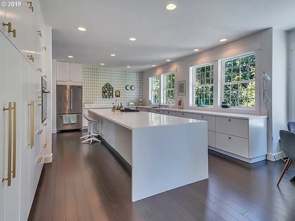 13353 SW ESSEX DR, Tigard, OR 97223