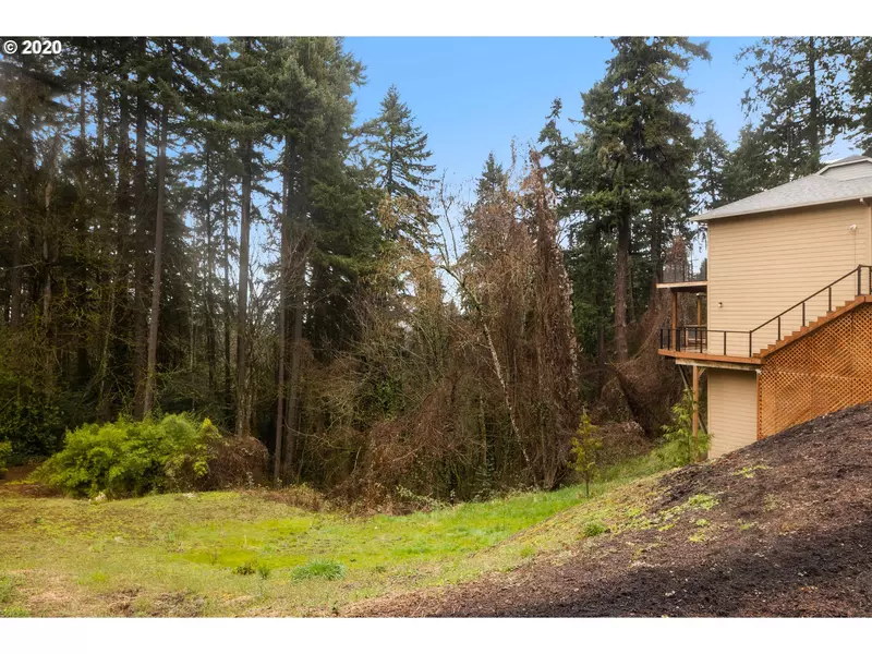 5685 SUMMIT ST, West Linn, OR 97068