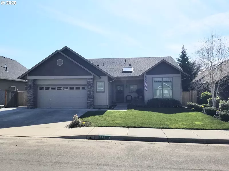 919 BRENDA AVE, Junction City, OR 97448