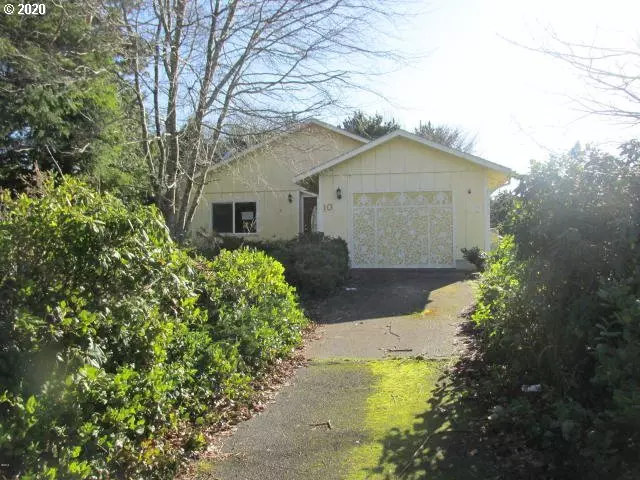 10 SPRUCE CT, Depoe Bay, OR 97341