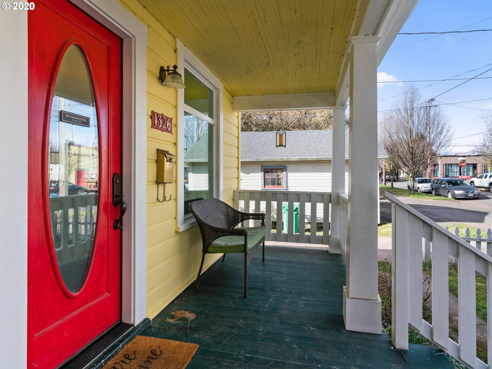 Portland, OR 97202,1326 SE LAMBERT ST