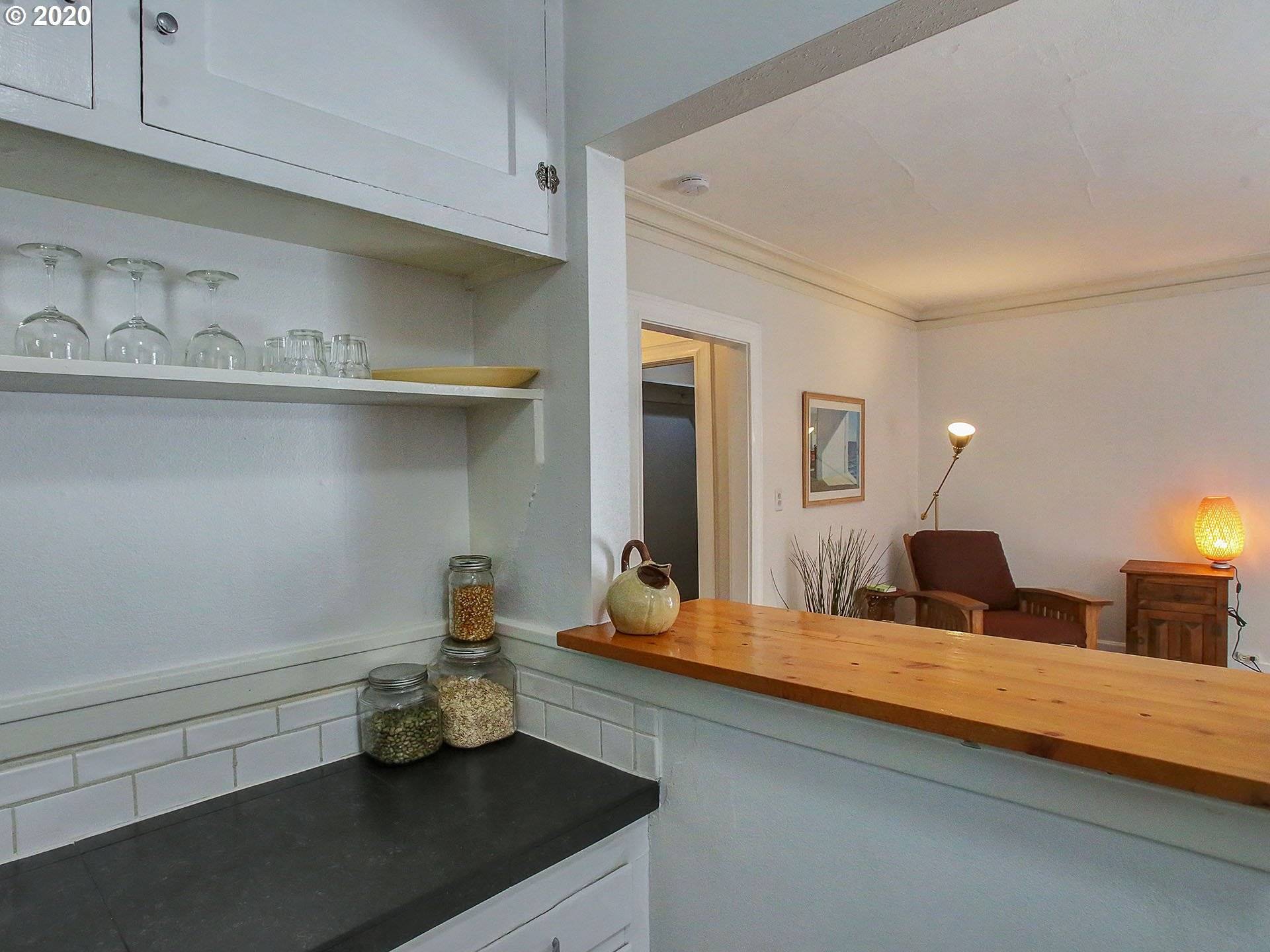 Portland, OR 97209,1811 NW COUCH ST #412