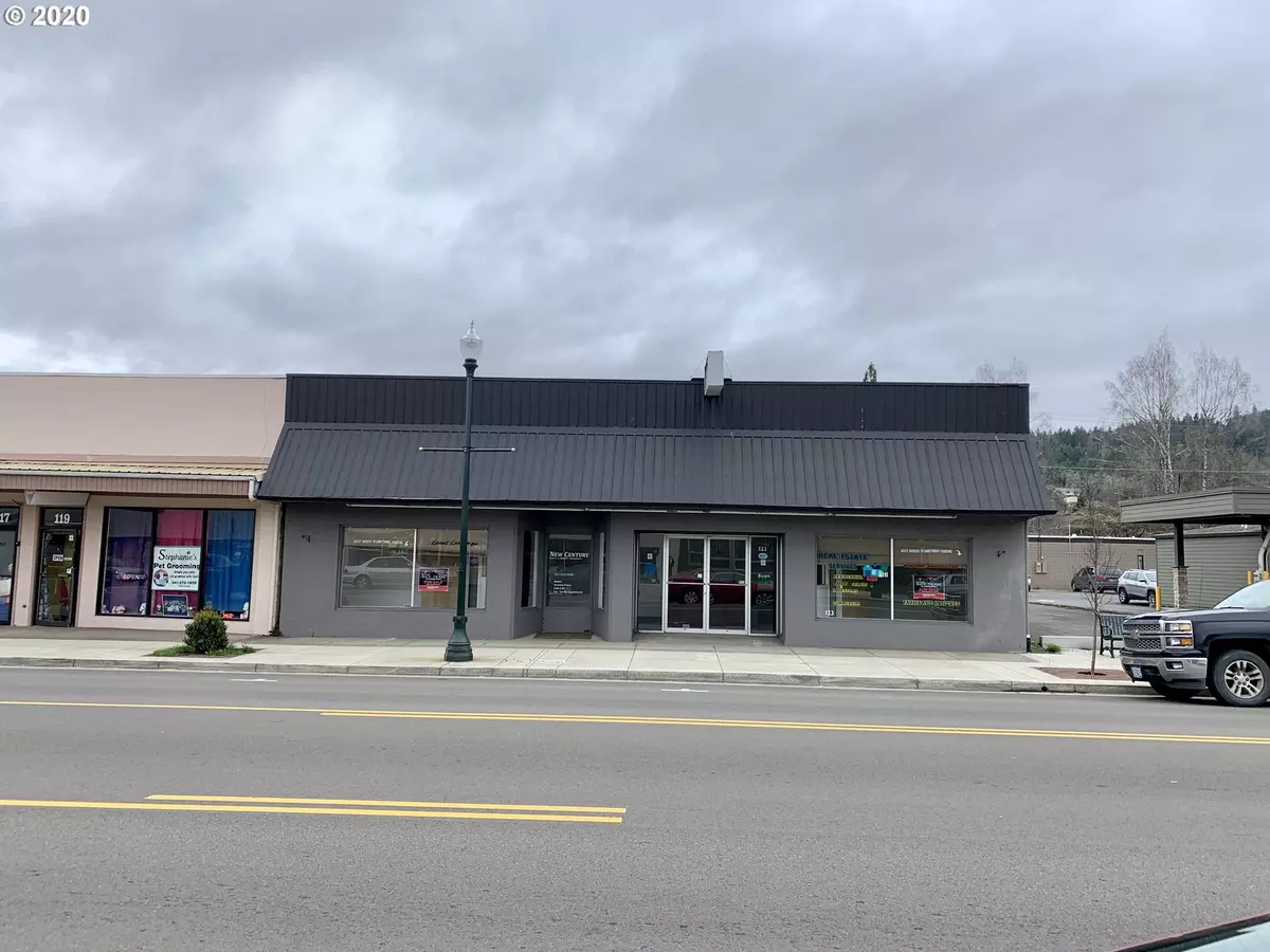 Sutherlin, OR 97479,121 E CENTRAL AVE