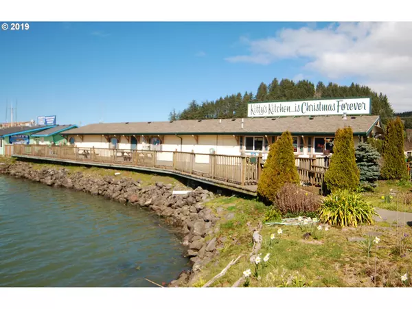 110 BAY FRONT LOOP, Winchester Bay, OR 97467