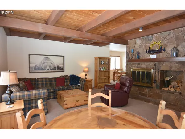 Sunriver, OR 97707,17745 RED WING LN