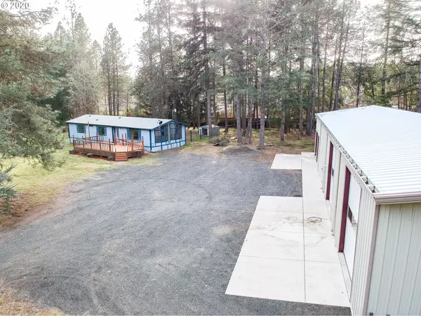 25515 E HUNTER RD, Veneta, OR 97487