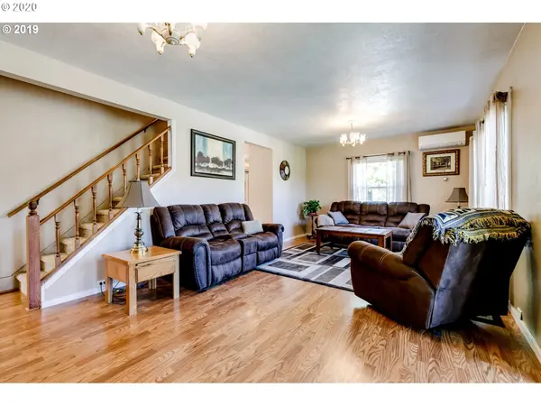 31350 KENADY LN, Cottage Grove, OR 97424