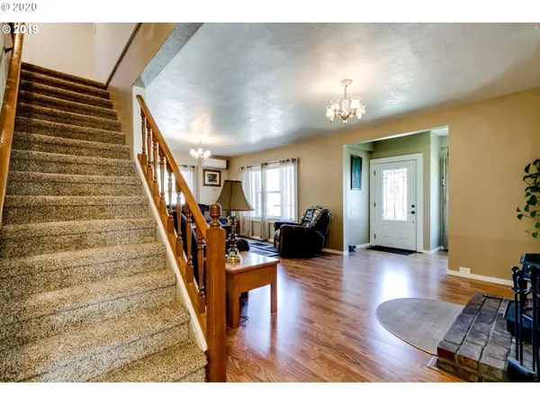 31350 KENADY LN, Cottage Grove, OR 97424