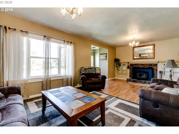 31350 KENADY LN, Cottage Grove, OR 97424