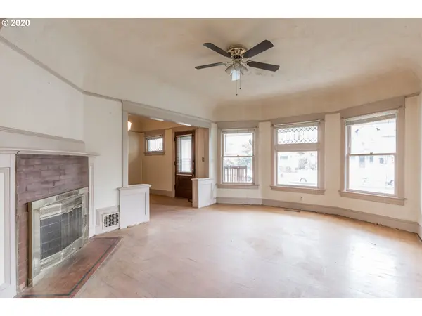 5837 NE CLEVELAND AVE, Portland, OR 97211