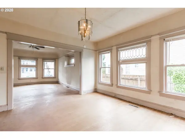 5837 NE CLEVELAND AVE, Portland, OR 97211