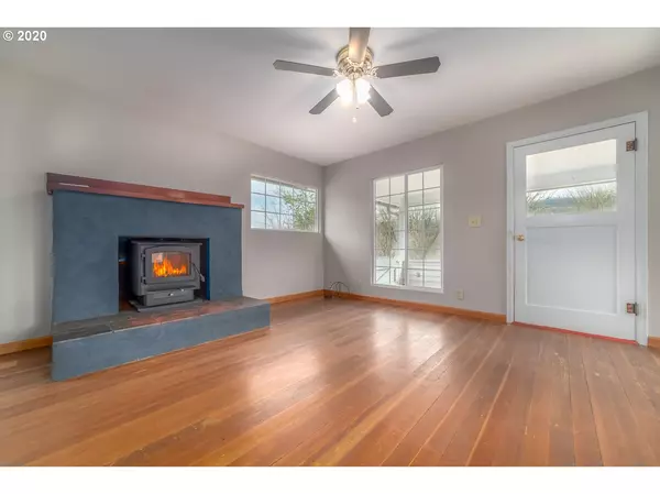 Cottage Grove, OR 97424,73546 ABEENE LN