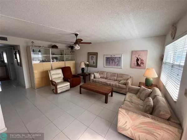 Boca Raton, FL 33434,3022 Exeter B  #3022