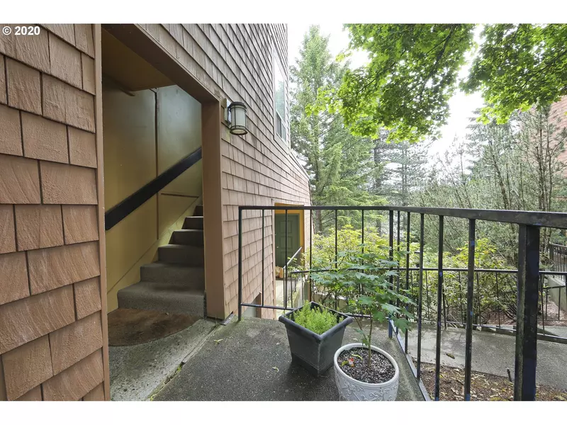 35 OSWEGO SMT, Lake Oswego, OR 97035