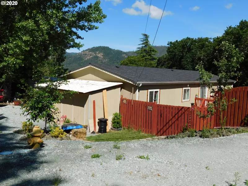 565 GAEL LN, Myrtle Creek, OR 97457