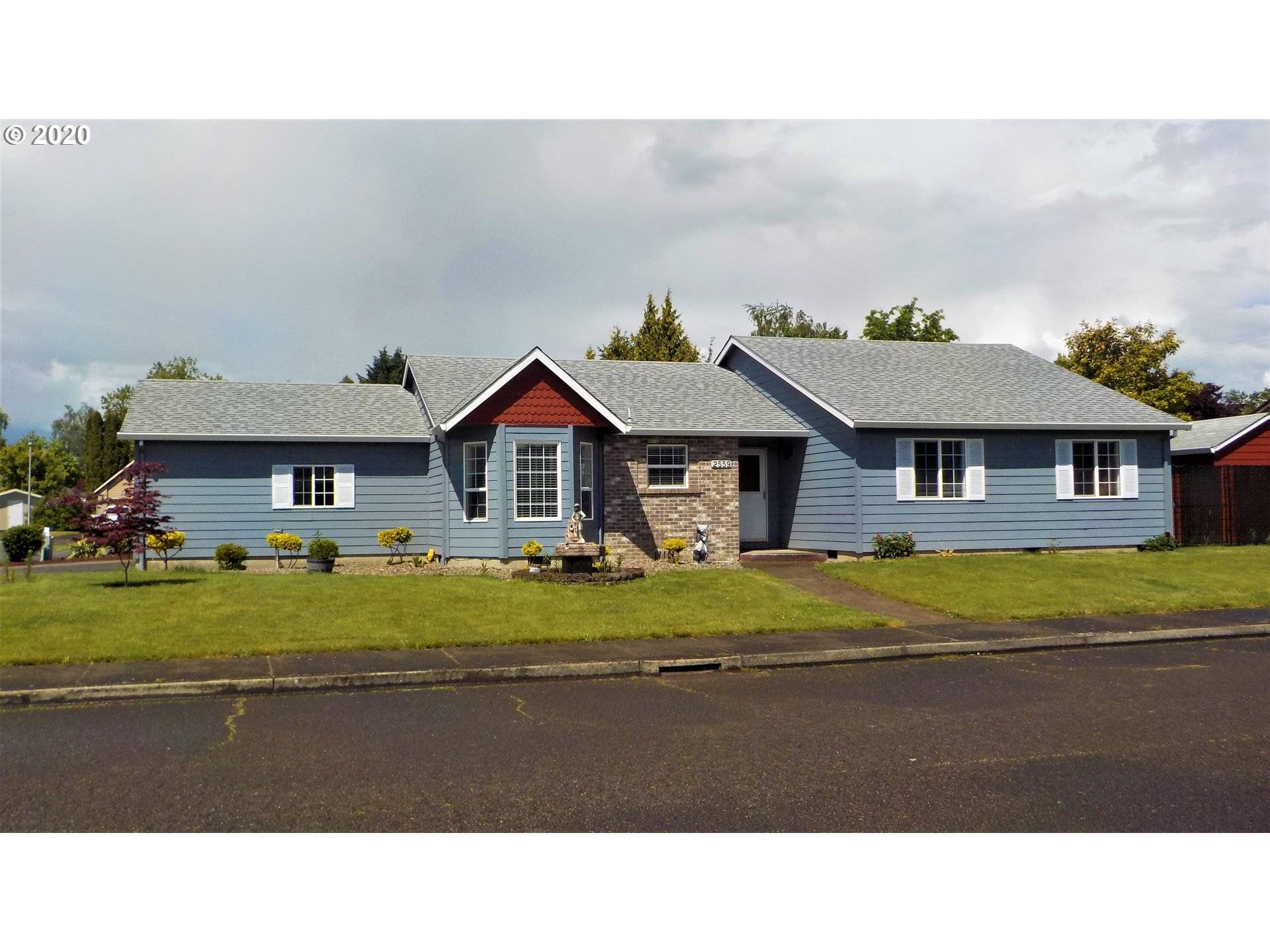 2559 NE AARON DR, Mc Minnville, OR 97128