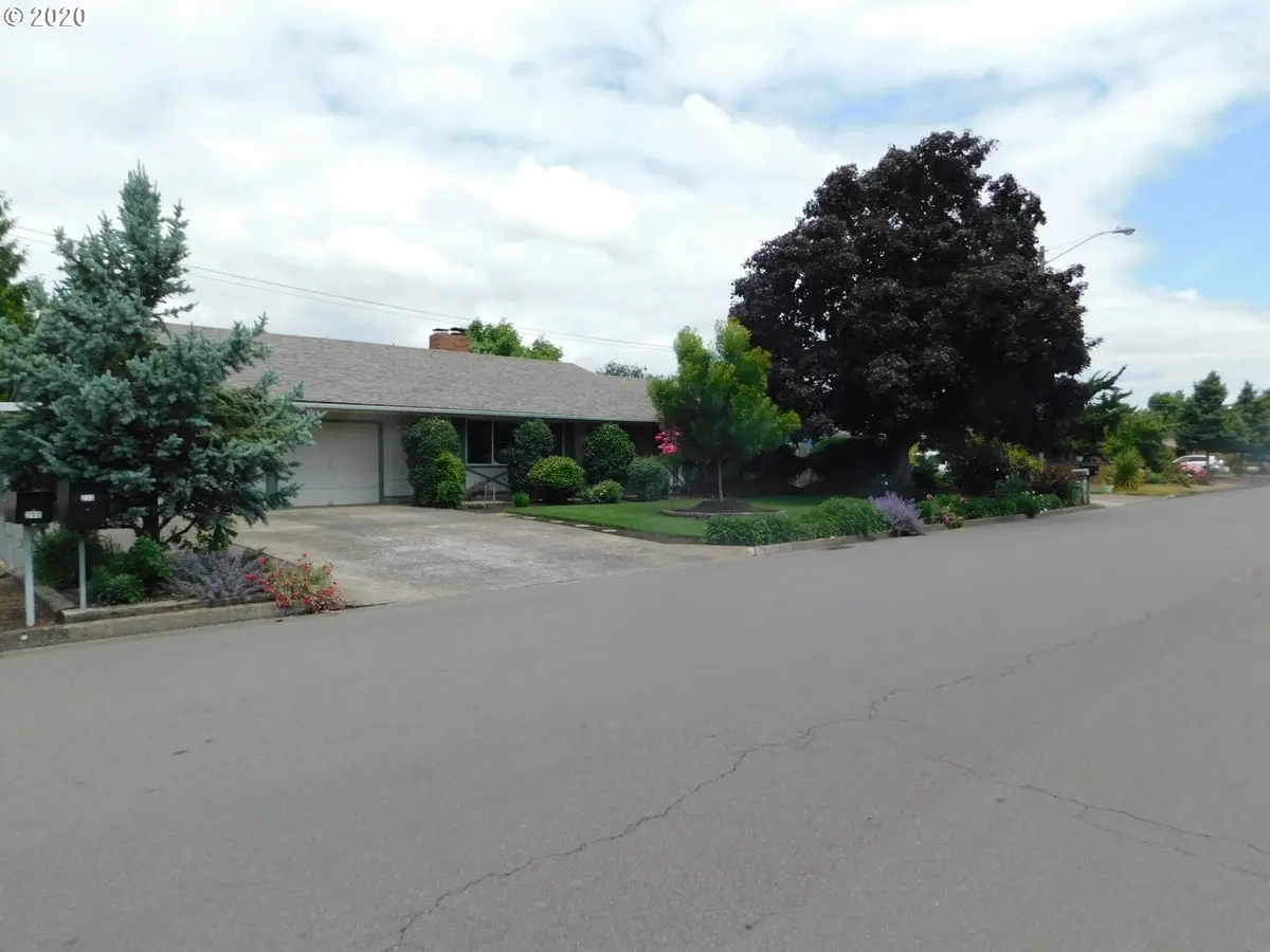 233 BLACKFOOT AVE, Eugene, OR 97401