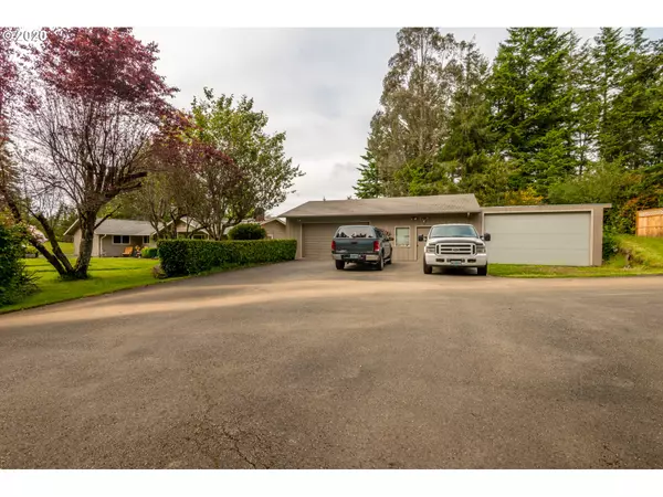 North Bend, OR 97459,93709 RAYMOND LN