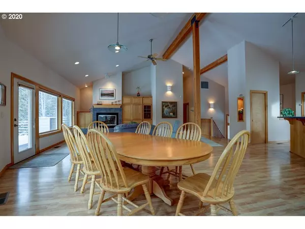 Sunriver, OR 97707,11 FOURSOME LN