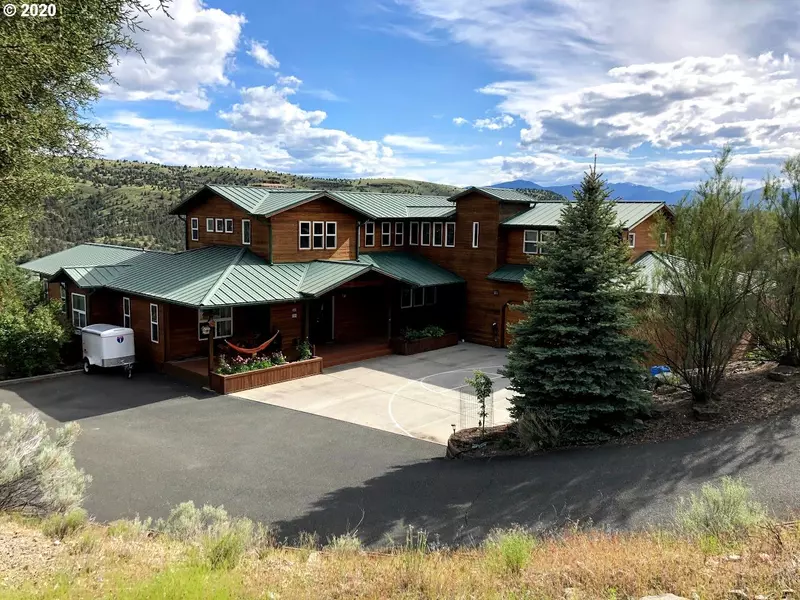 209 NW VALLEY VIEW DR, John Day, OR 97845