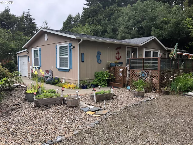 1600 RHODODENDRON DR #SP262, Florence, OR 97439