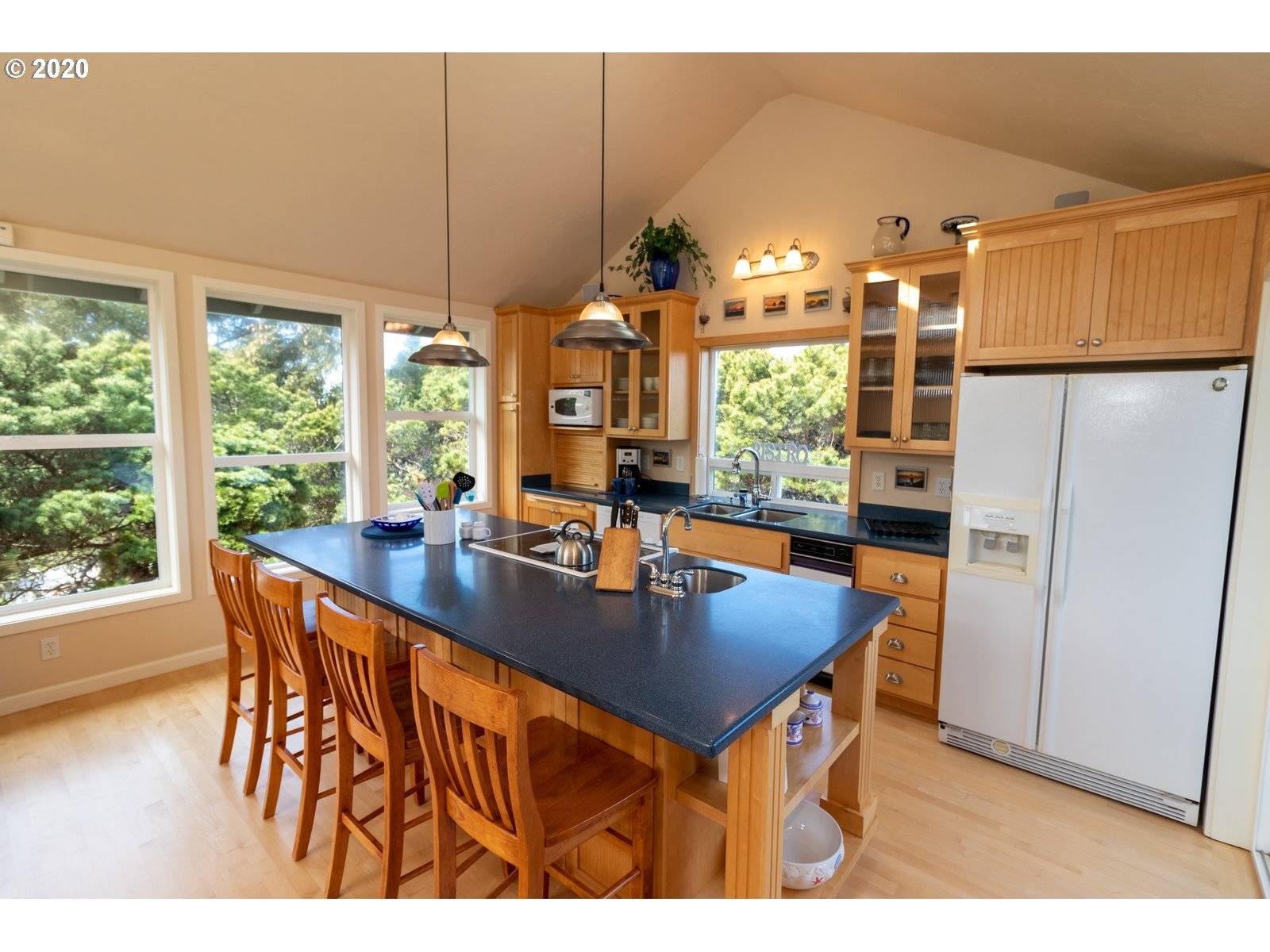 Florence, OR 97439,4567 HECETA ST