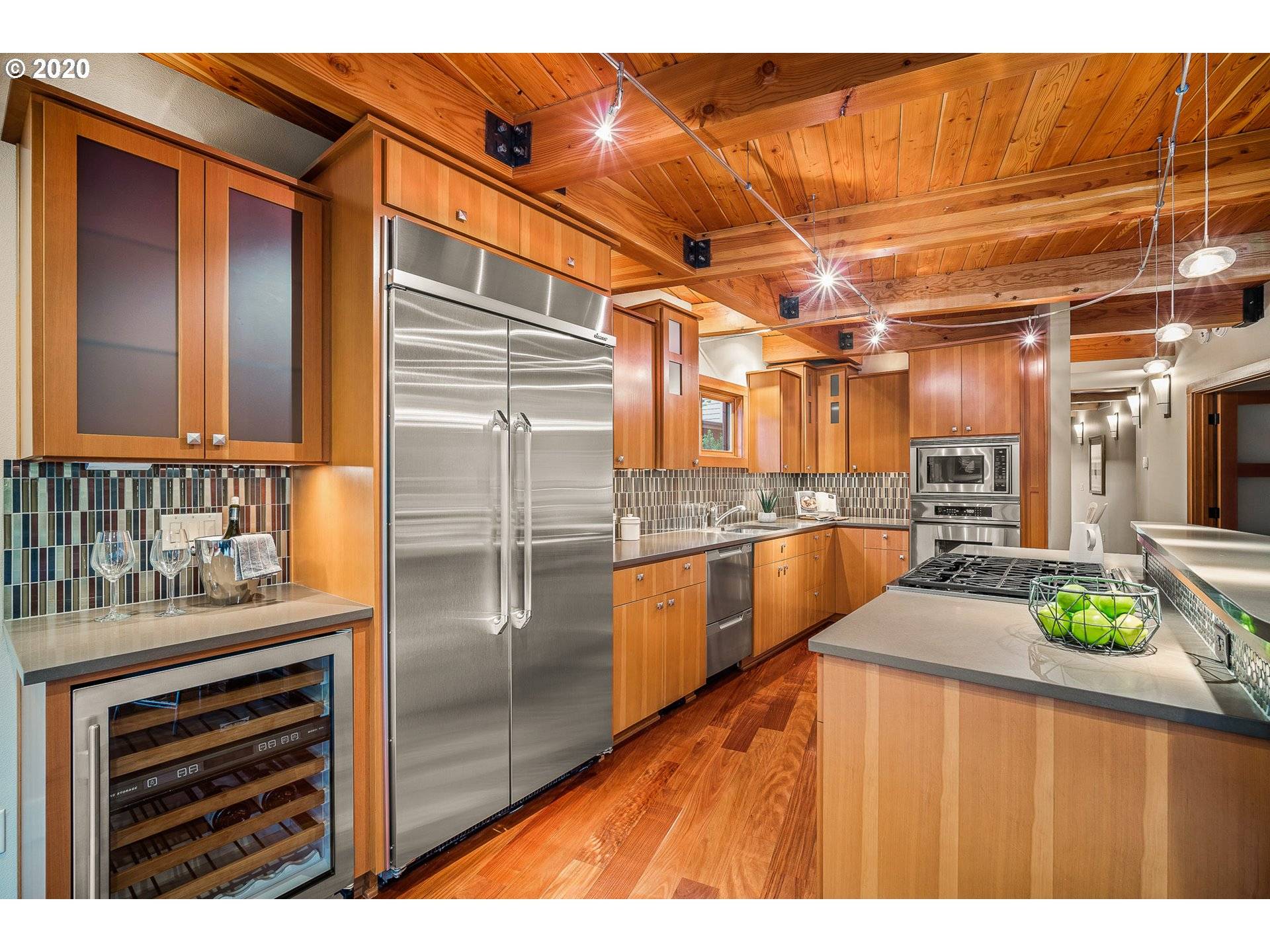 Lake Oswego, OR 97034,17281 KELOK RD