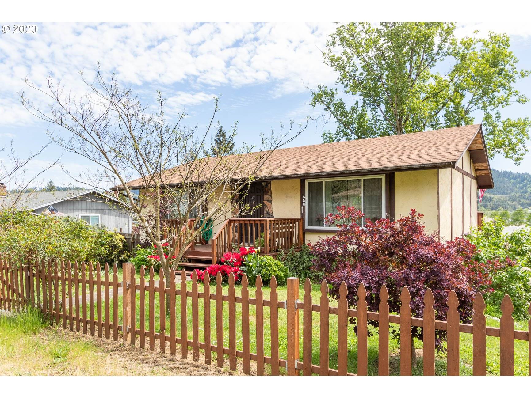 Sutherlin, OR 97479,680 W SECOND AVE