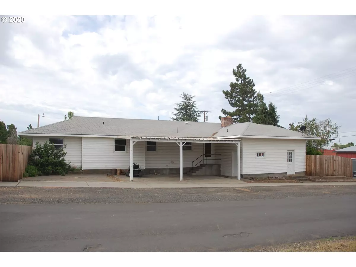 Condon, OR 97823,304 S WARD ST