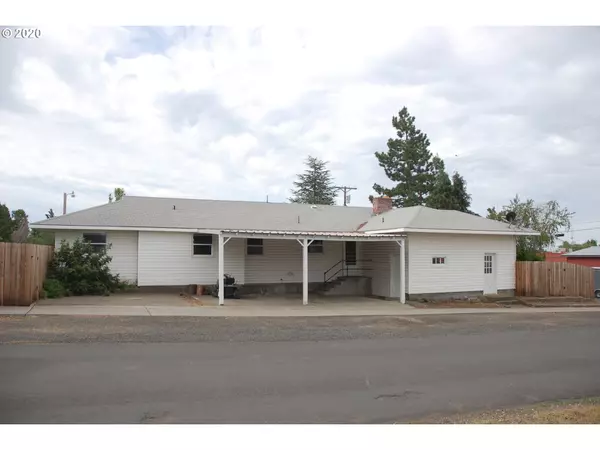 304 S WARD ST, Condon, OR 97823