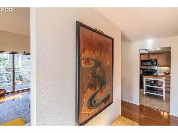 Eugene, OR 97401,2159 LAKE ISLE CT