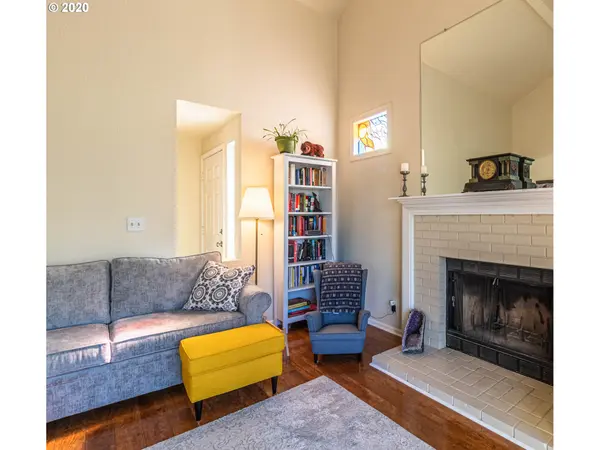 Eugene, OR 97401,2159 LAKE ISLE CT