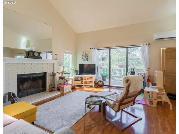 Eugene, OR 97401,2159 LAKE ISLE CT