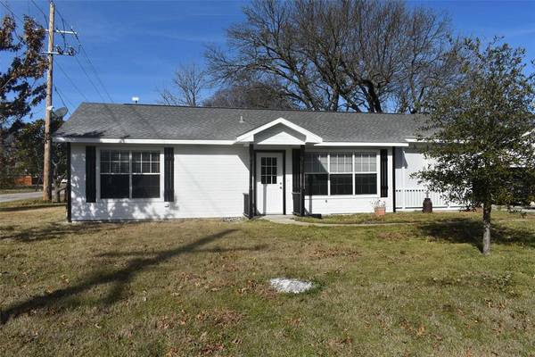 302 N Main Street, Blue Ridge, TX 75424