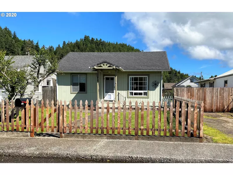 1273 IVY AVE, Reedsport, OR 97467