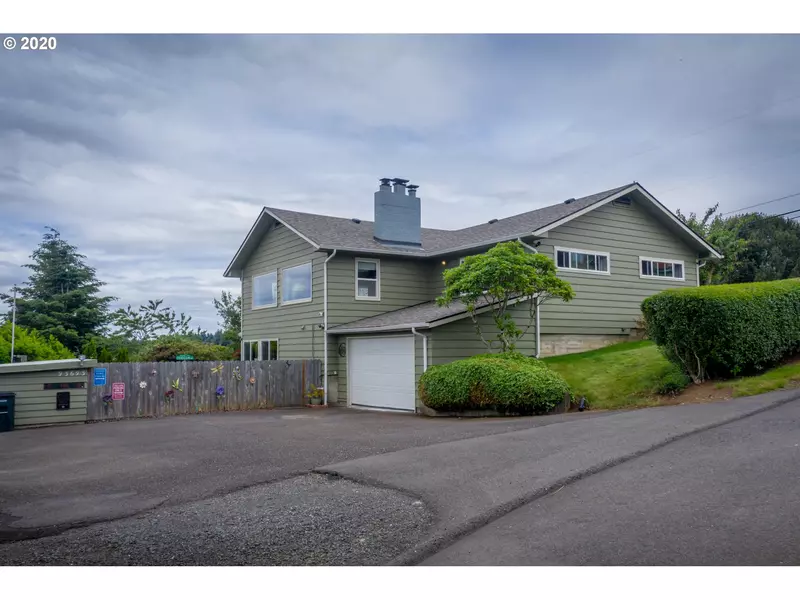 93693 BAY PARK LN, Coos Bay, OR 97420