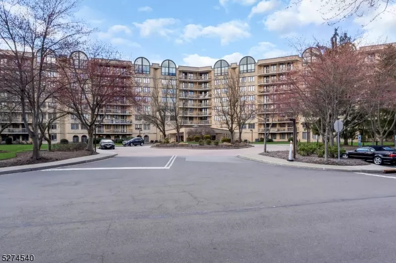 10 Smith Manor Blvd 821 #821, West Orange Twp., NJ 07052