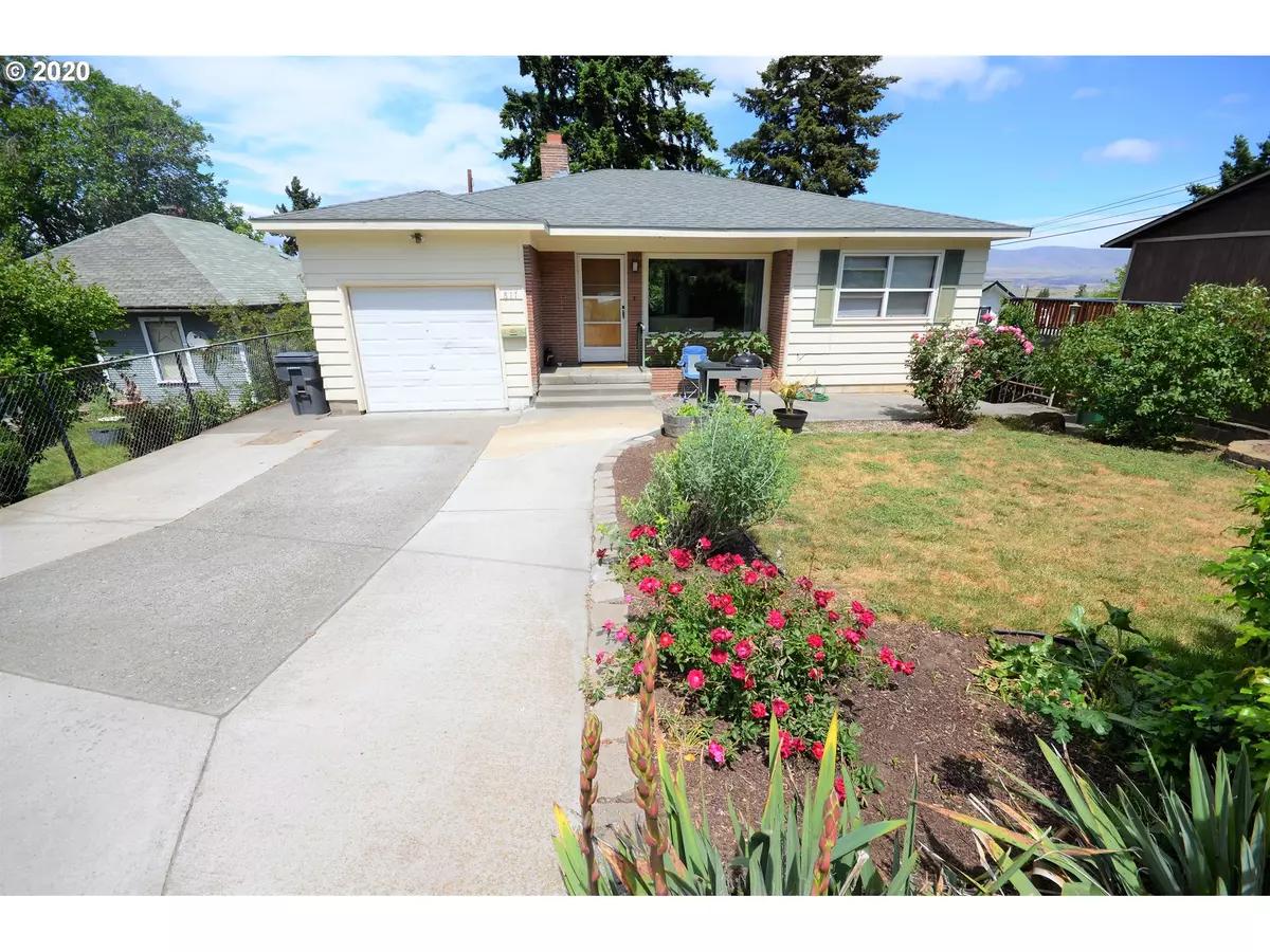 The Dalles, OR 97058,817 E 16TH PL