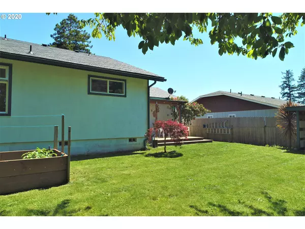 Brookings, OR 97415,845 MIDLAND WAY