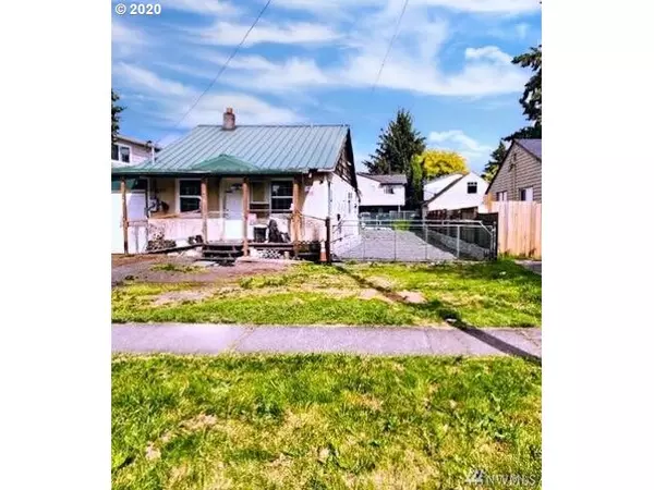 Longview, WA 98632,958 8TH AVE