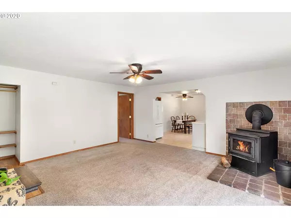 Estacada, OR 97023,26526 S SPARKY LN