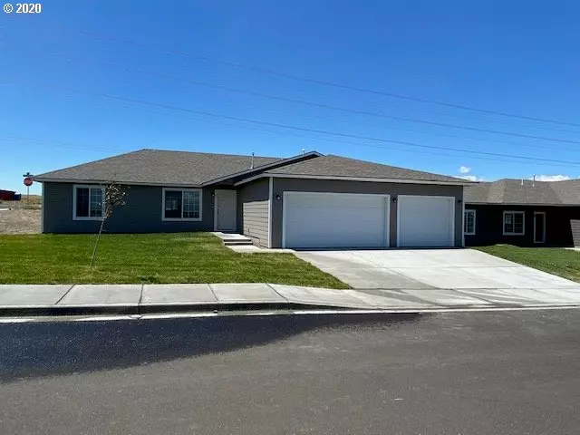 2734 Curlew ST, Umatilla, OR 97882