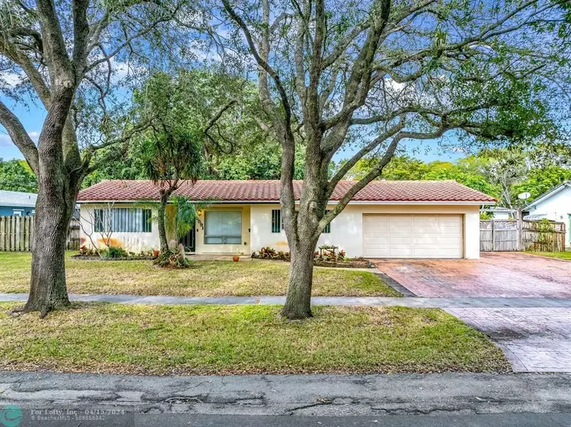 5591 SW 3rd Ct, Plantation, FL 33317