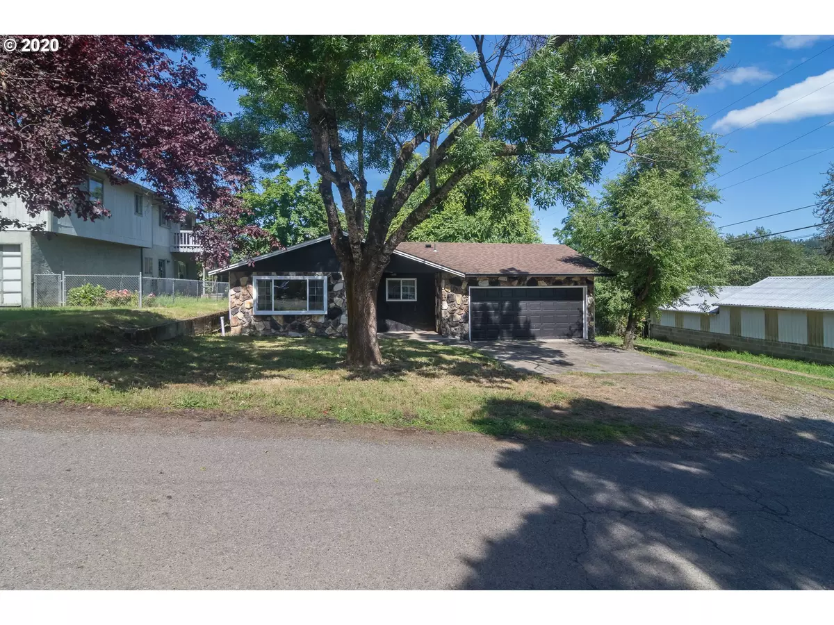 Sutherlin, OR 97479,526 N WILLAMETTE ST